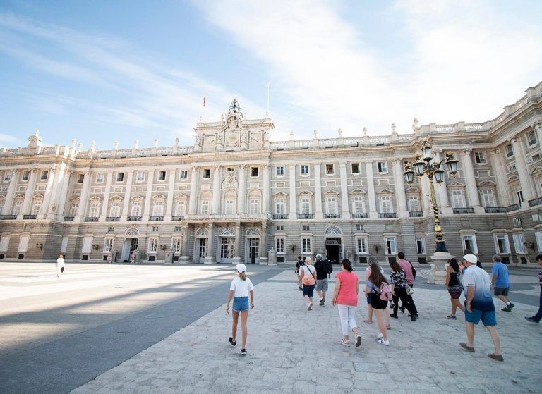 visita-al-palacio-real-sin-colas.