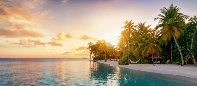 puesta-de-sol-en-la-playa-maldivas.