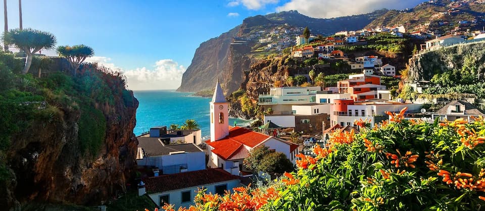 camara-de-los-lobos-madeira